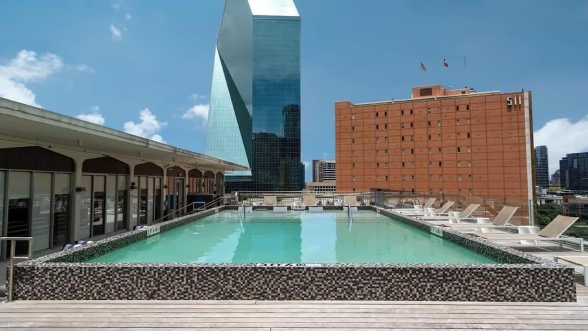 Downtown Dallas Cozysuites With Roof Pool, Gym #1 מראה חיצוני תמונה